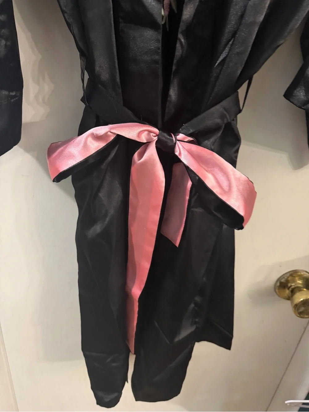Avon One Size Fits Most Satiny Robe